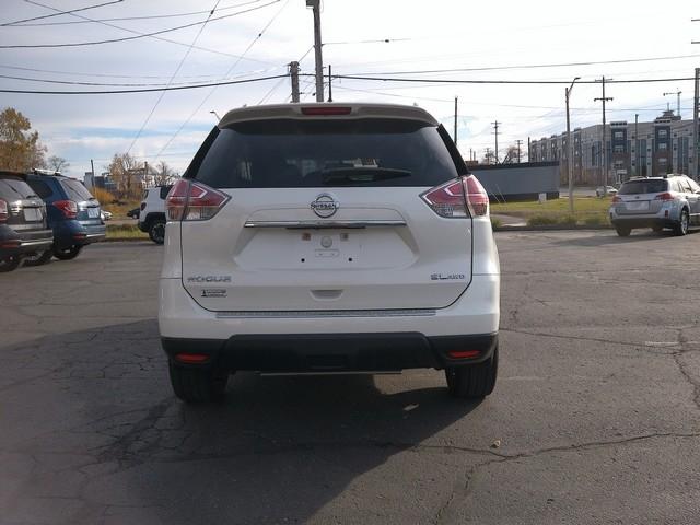 Nissan Rogue  2015