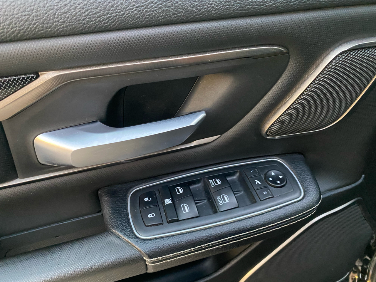 RAM 1500 Rebel 4x4 Crew Cab 5'7" Box 2020