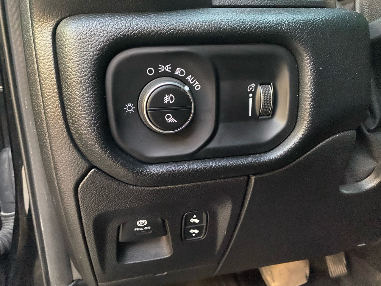 RAM 1500 Rebel 4x4 Crew Cab 5'7" Box 2020