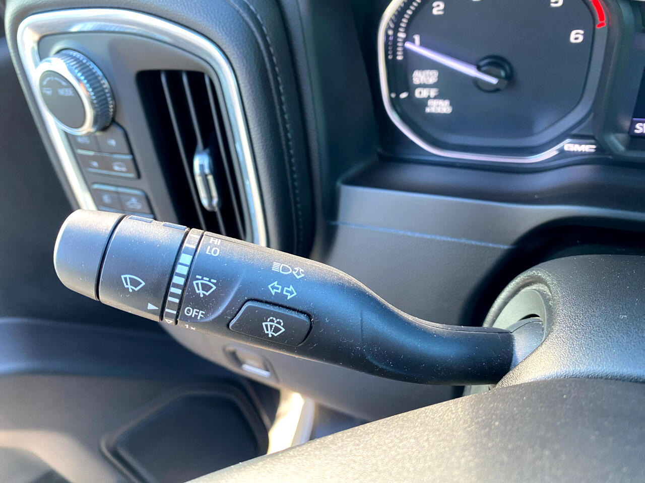 GMC Sierra 1500 Limited Elevation Crew Cab 4WD 2022