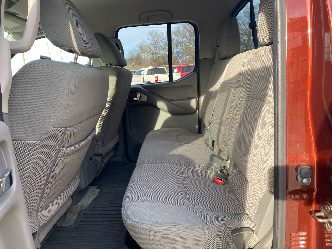 Nissan Frontier 2WD Crew Cab SWB Auto SV 2016