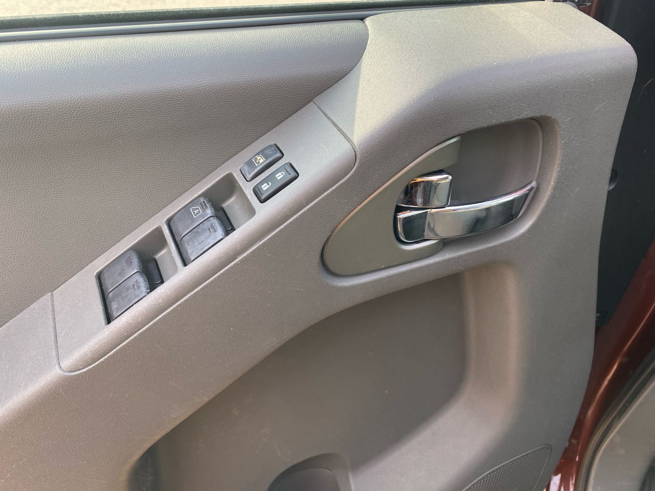 Nissan Frontier 2WD Crew Cab SWB Auto SV 2016