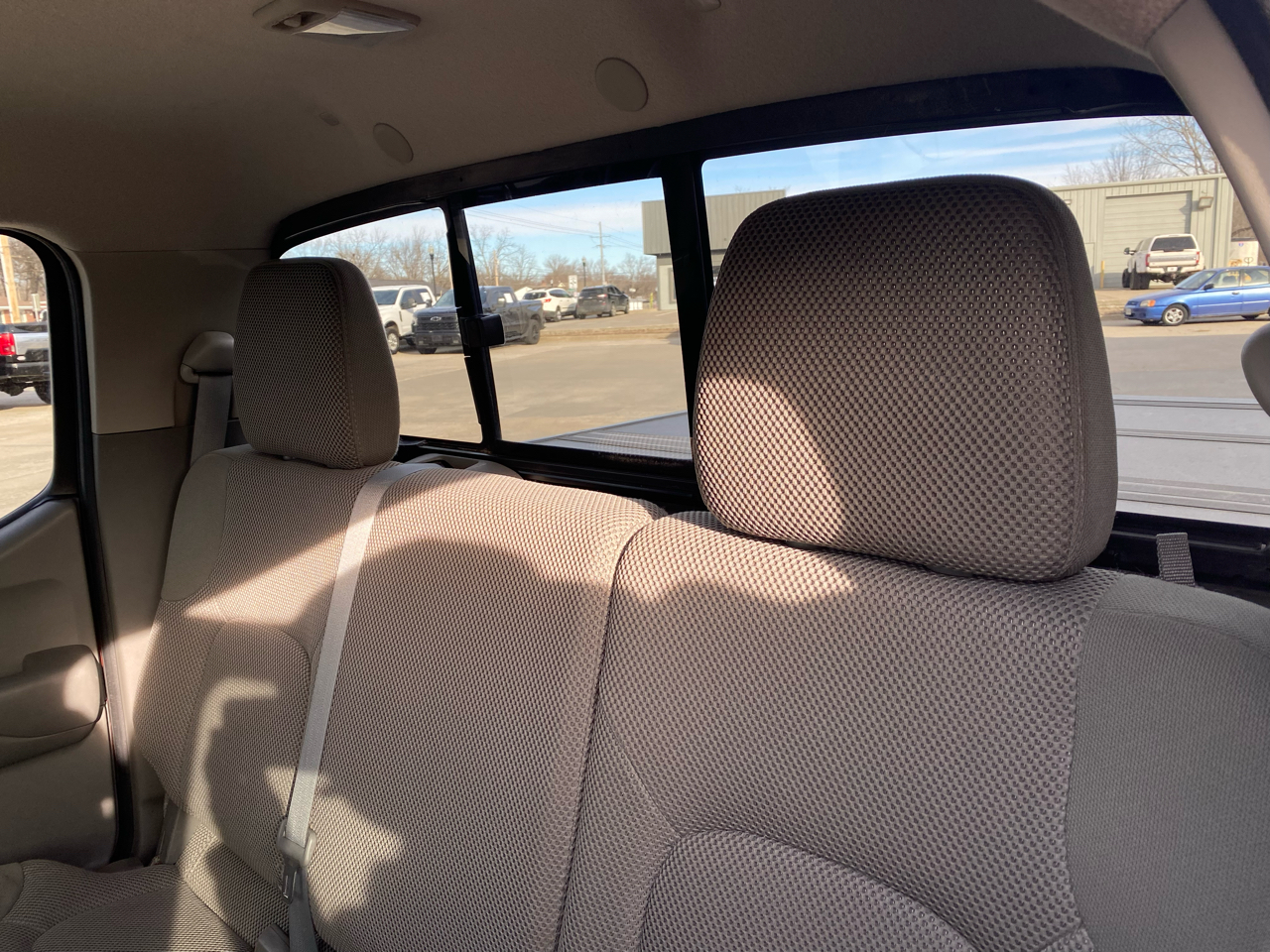 Nissan Frontier 2WD Crew Cab SWB Auto SV 2016