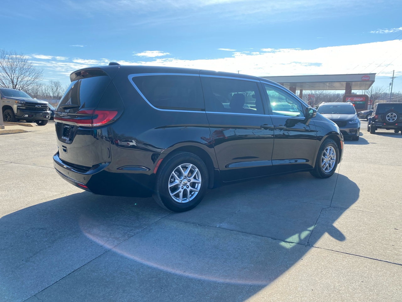 Chrysler Pacifica Touring L FWD 2024