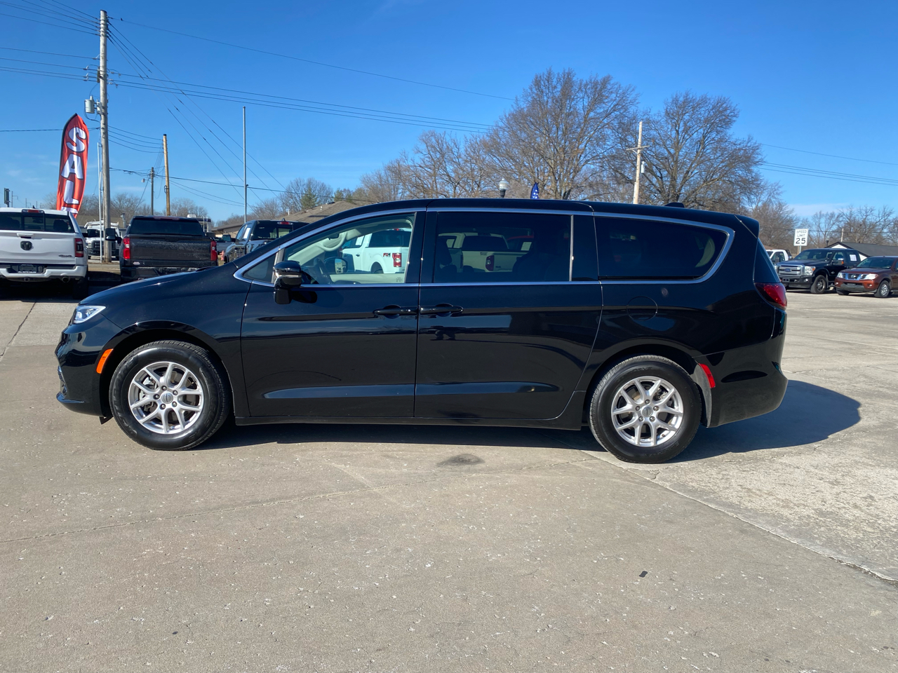 Chrysler Pacifica Touring L FWD 2024
