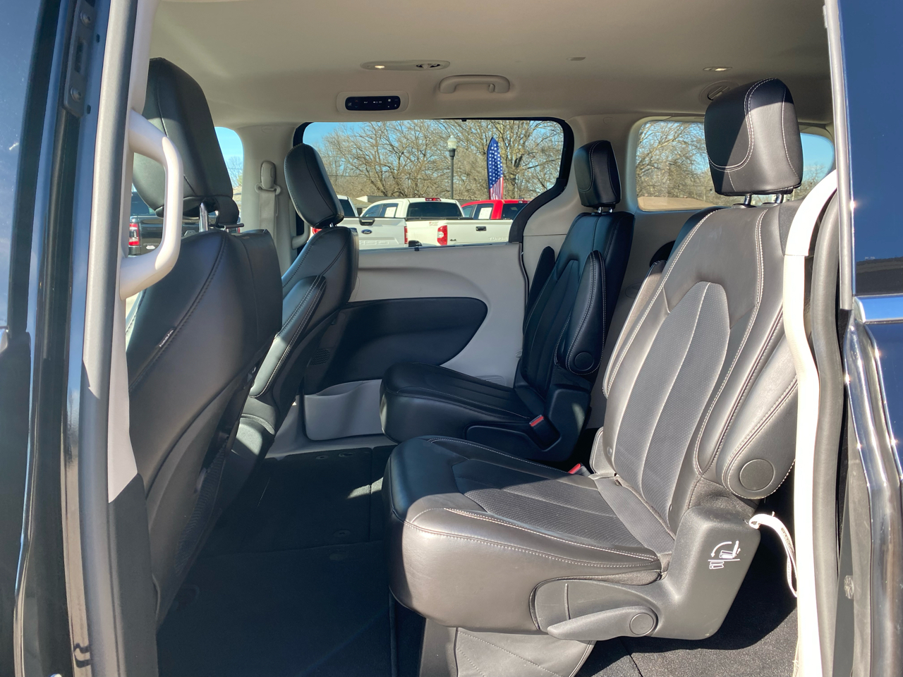 Chrysler Pacifica Touring L FWD 2024