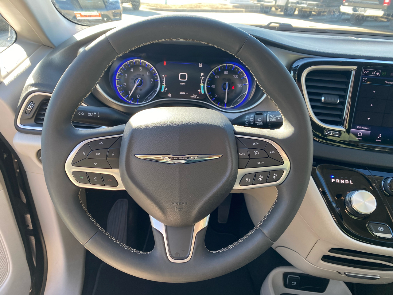 Chrysler Pacifica Touring L FWD 2024