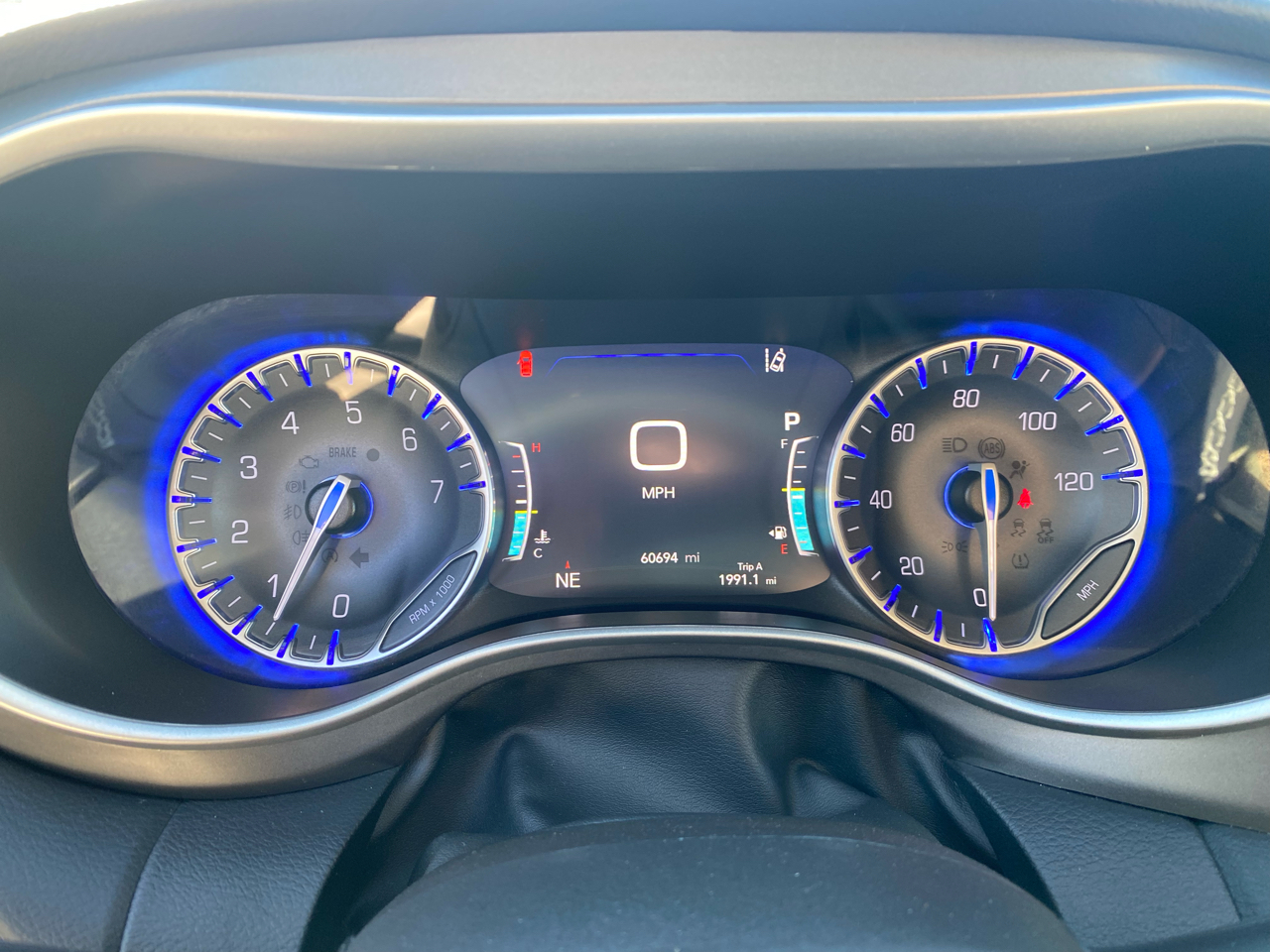 Chrysler Pacifica Touring L FWD 2024