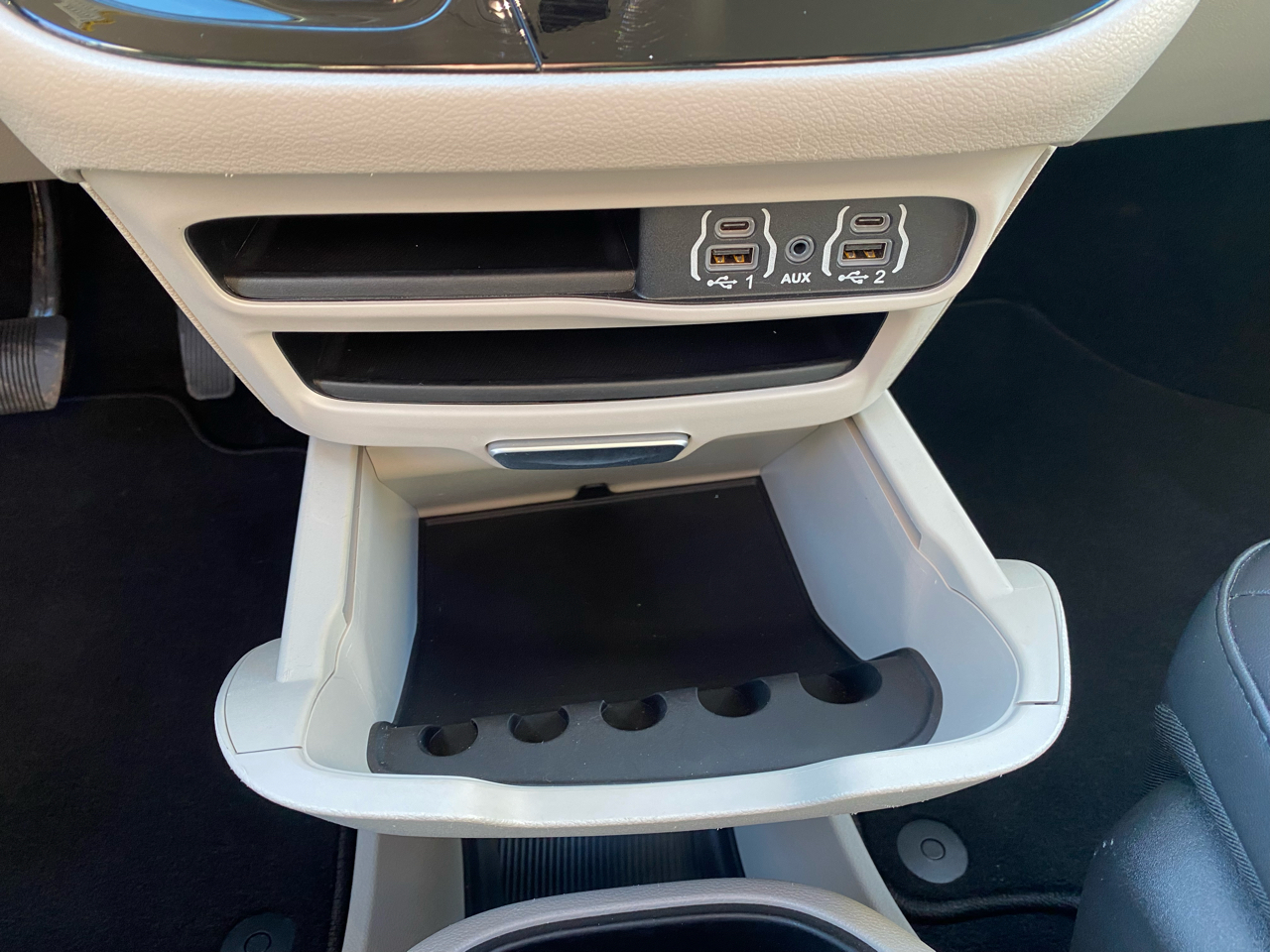 Chrysler Pacifica Touring L FWD 2024