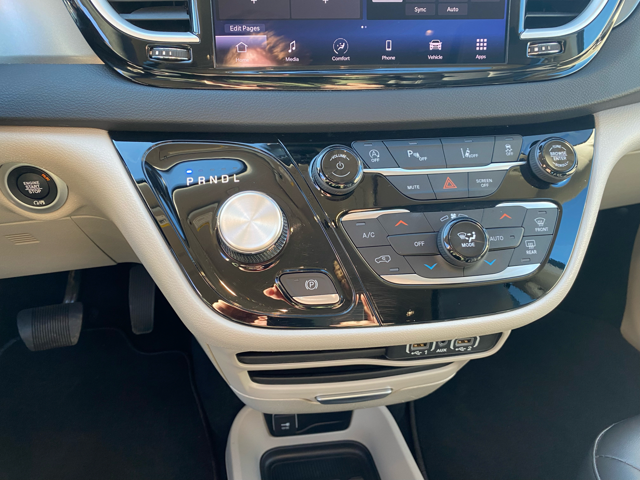 Chrysler Pacifica Touring L FWD 2024