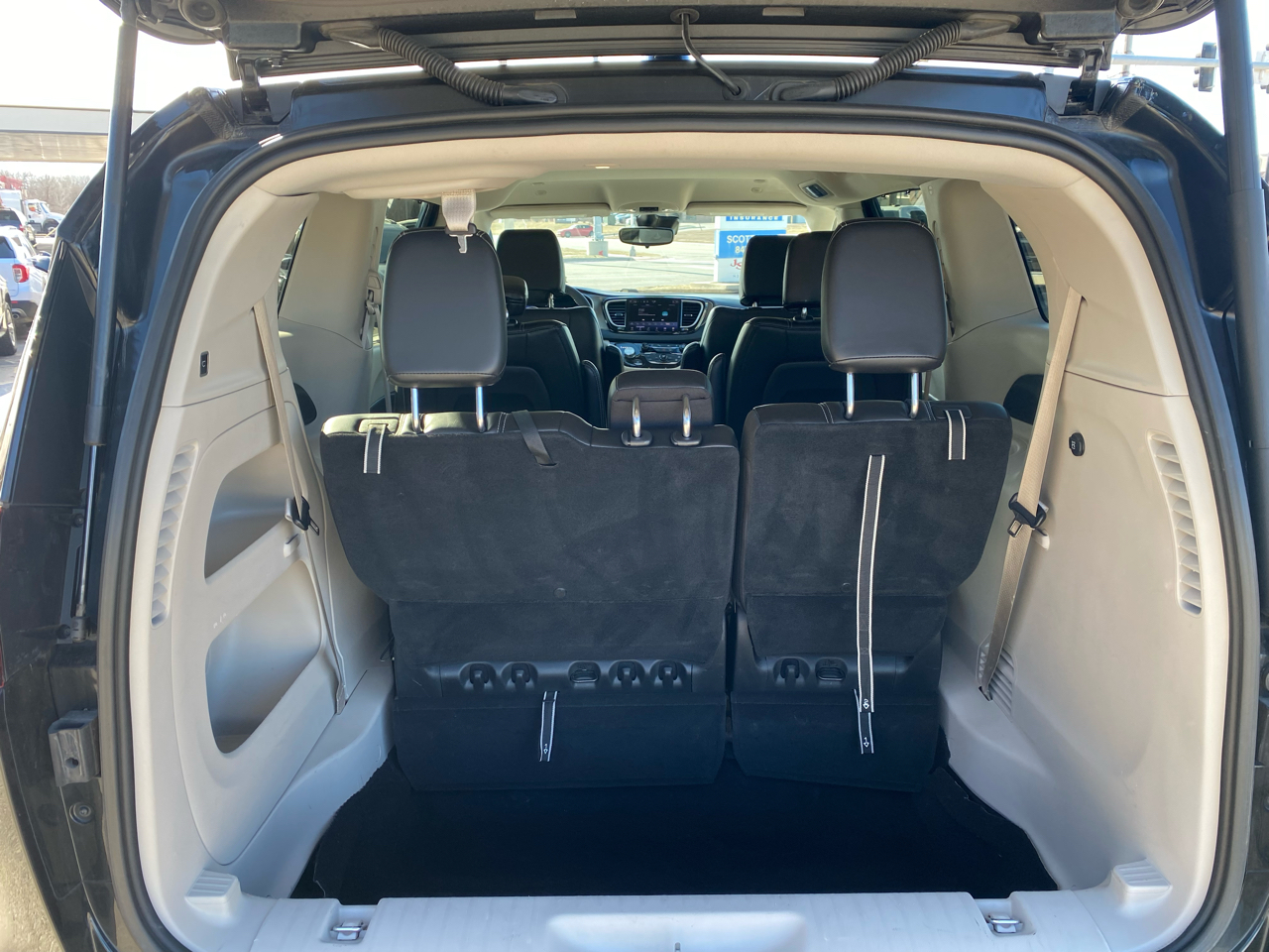 Chrysler Pacifica Touring L FWD 2024