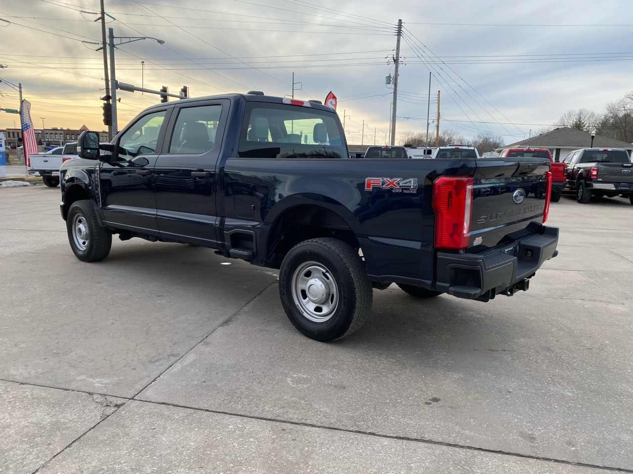 Ford Super Duty F-350 SRW  2023