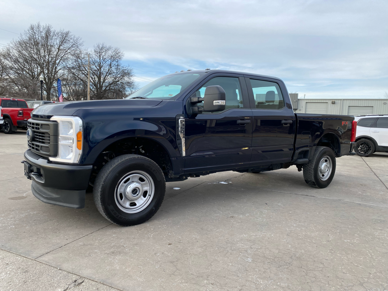 Ford Super Duty F-350 SRW  2023