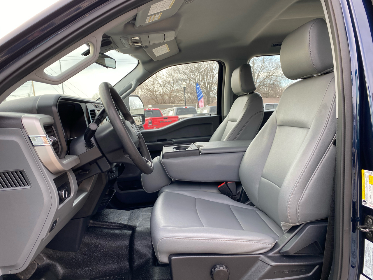 Ford Super Duty F-350 SRW  2023