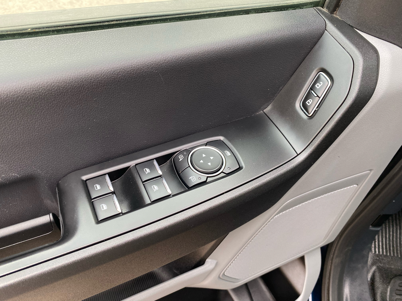 Ford Super Duty F-350 SRW  2023