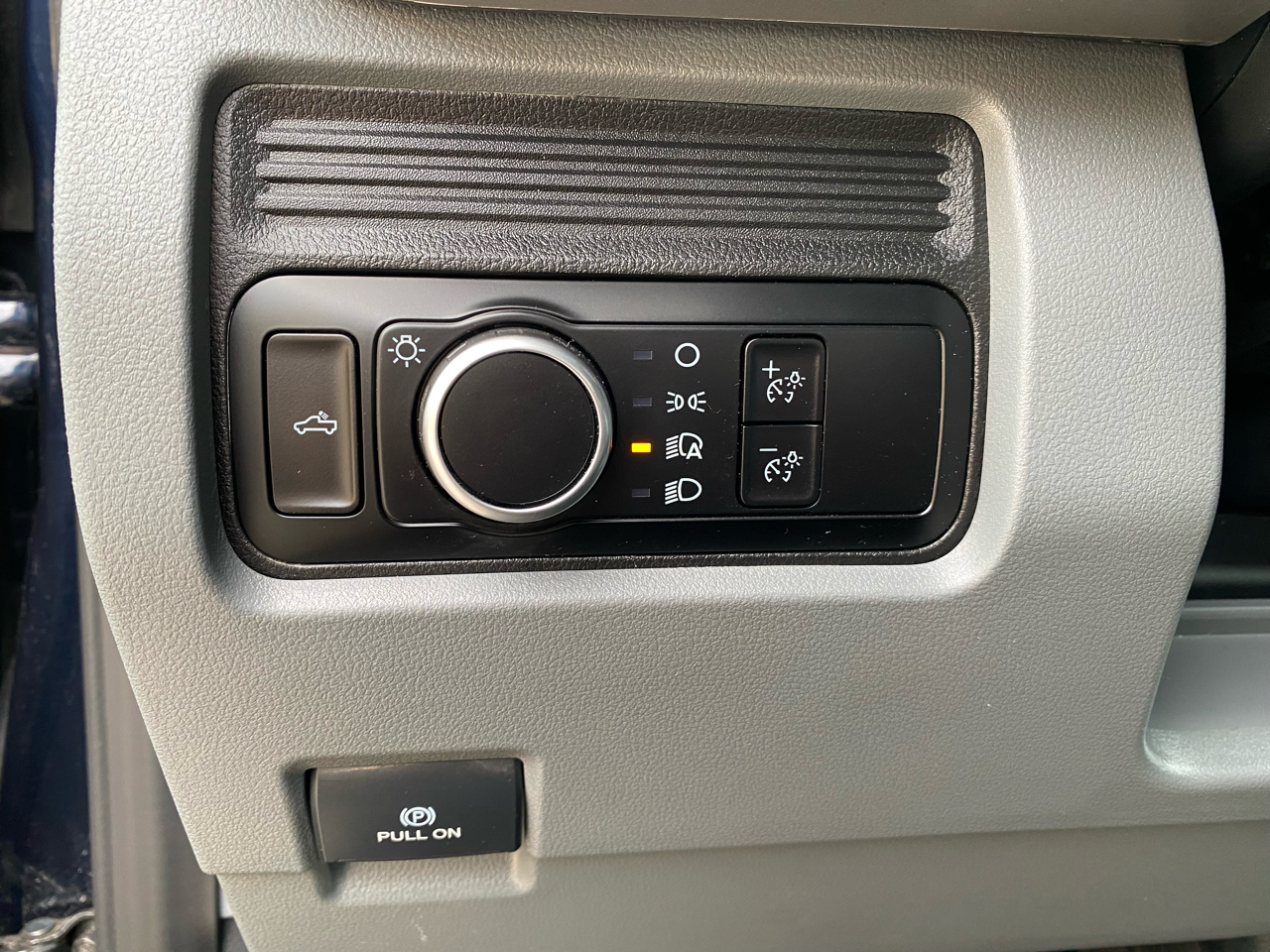 Ford Super Duty F-350 SRW  2023