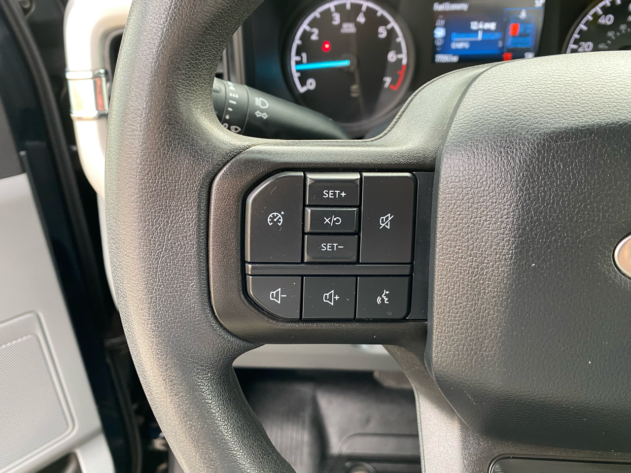 Ford Super Duty F-350 SRW  2023