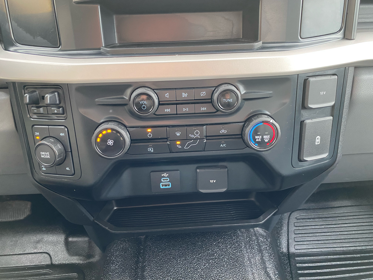 Ford Super Duty F-350 SRW  2023