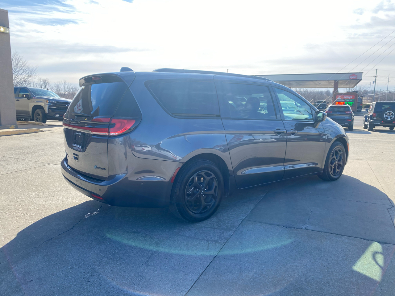 Chrysler Pacifica Hybrid Touring L FWD 2021