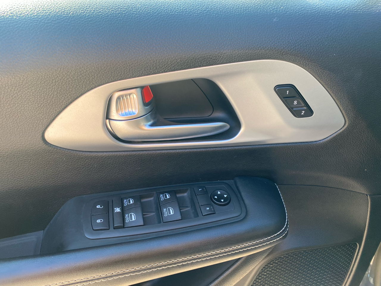 Chrysler Pacifica Hybrid Touring L FWD 2021