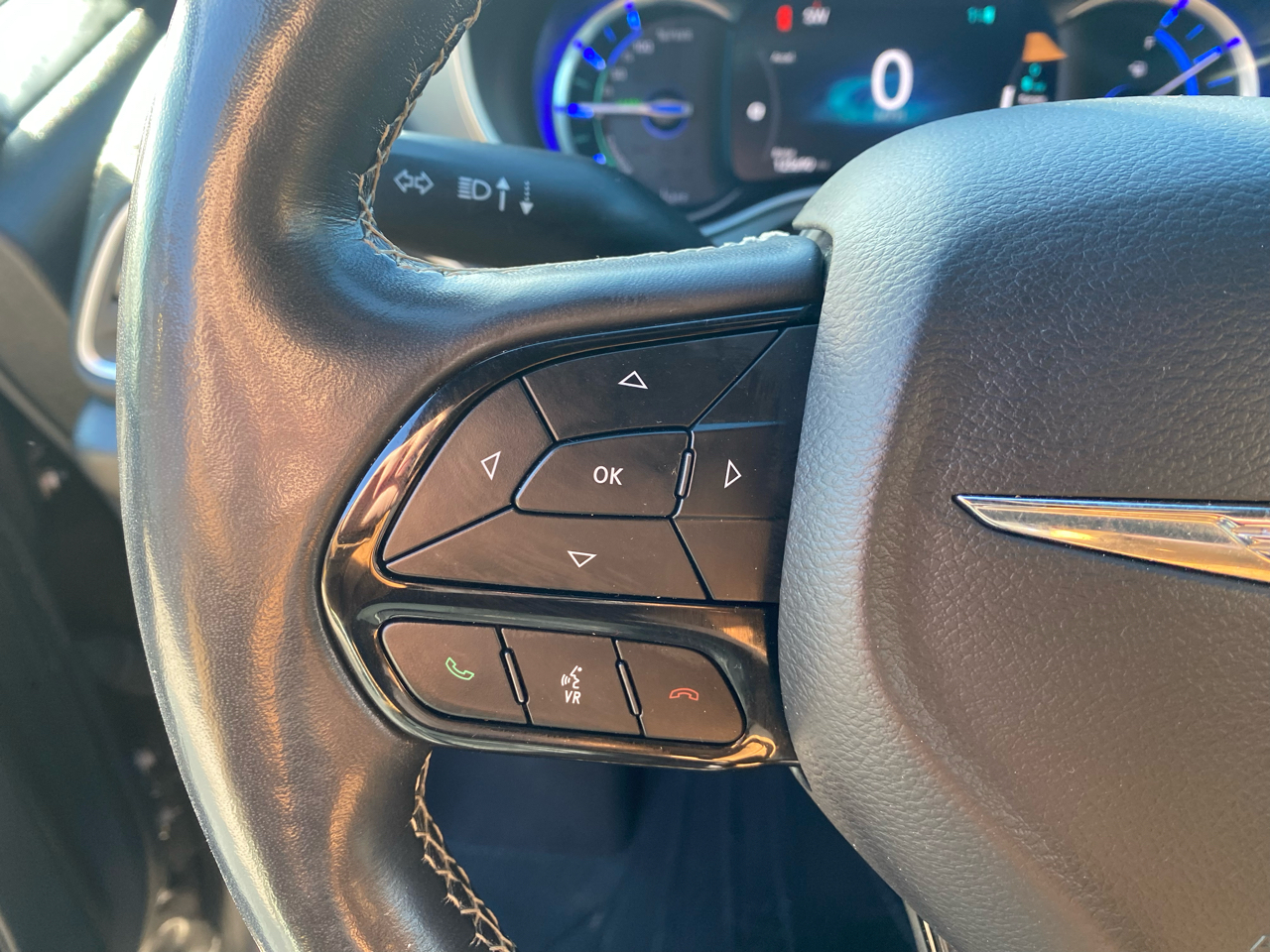 Chrysler Pacifica Hybrid Touring L FWD 2021