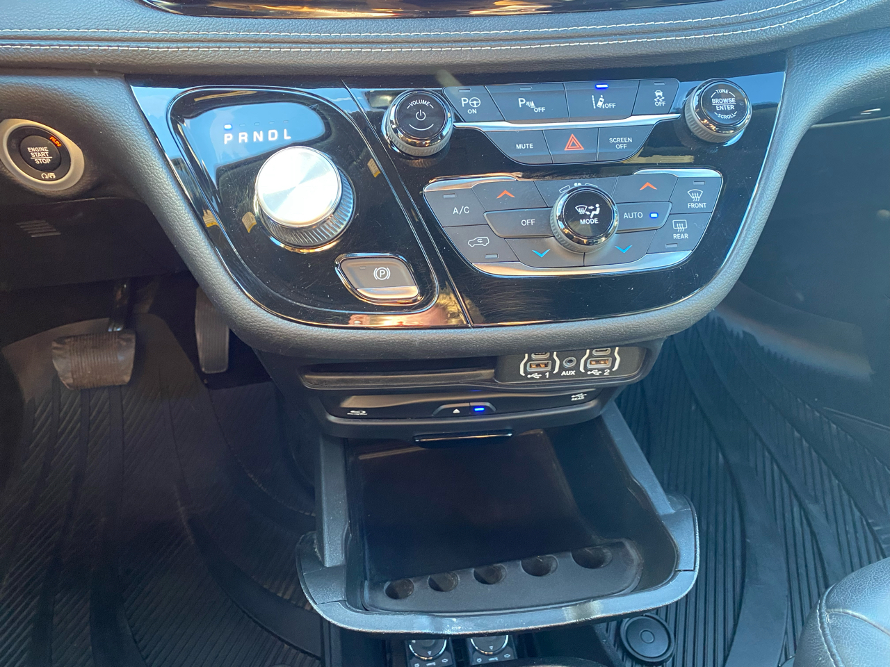 Chrysler Pacifica Hybrid Touring L FWD 2021