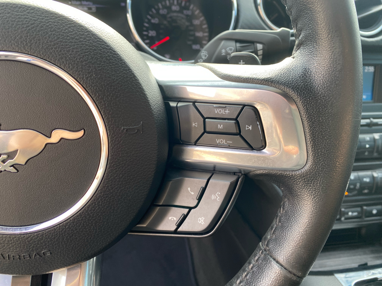 Ford Mustang V6 Fastback 2017