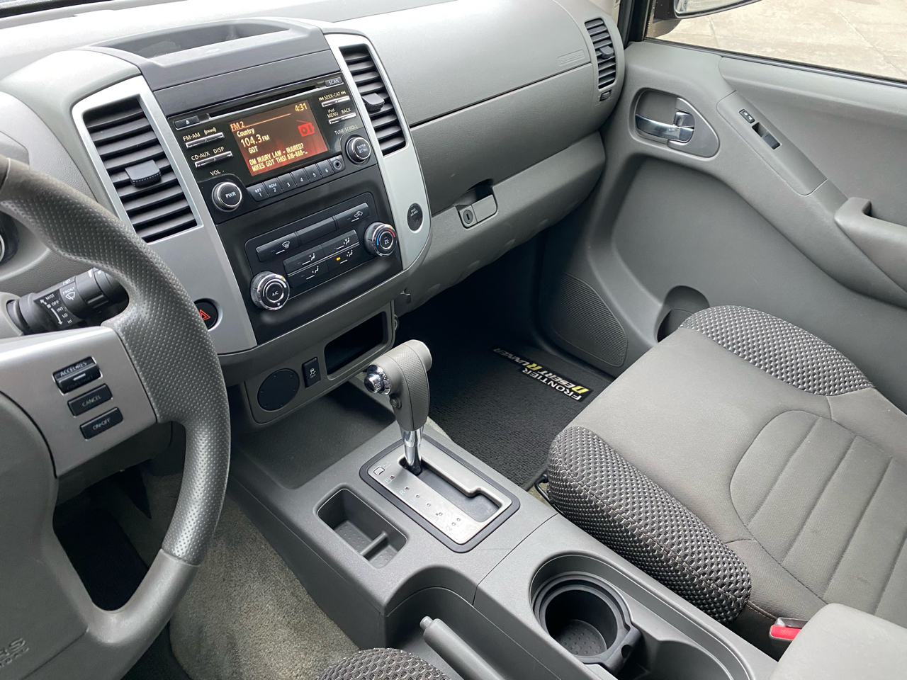 Nissan Frontier  2014