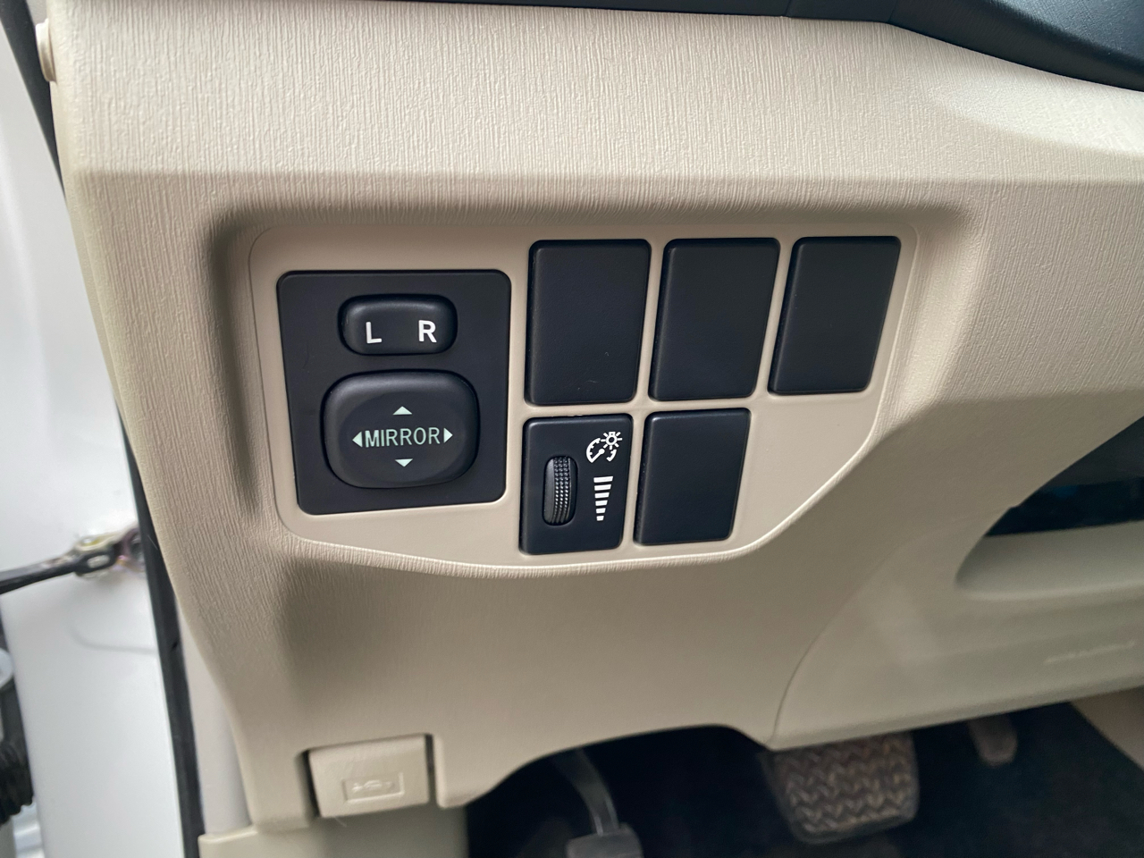 Toyota Prius 5dr HB Persona (Natl) 2013