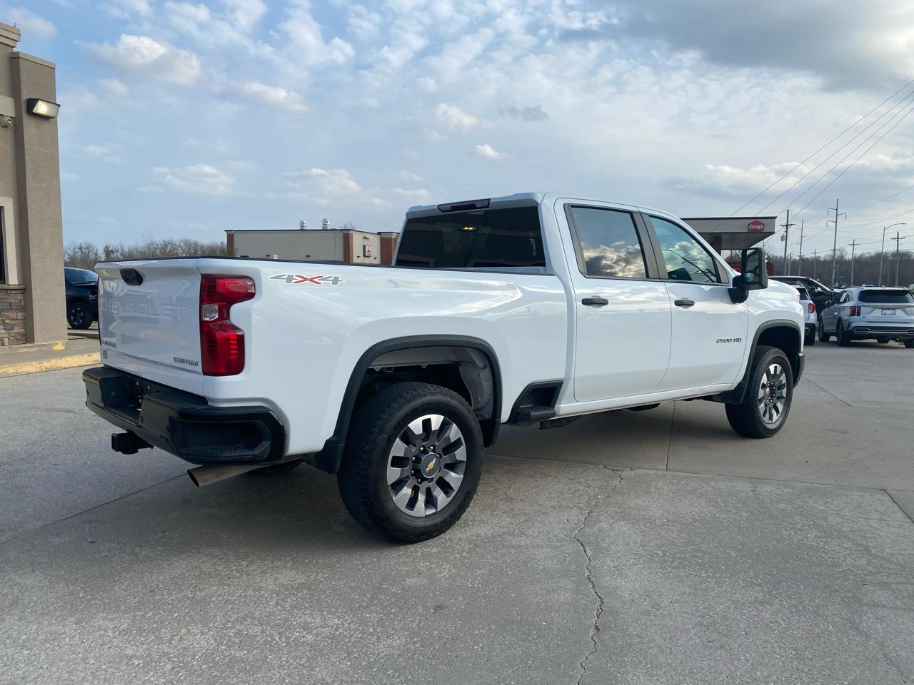 Chevrolet Silverado 2500HD 4WD Crew Cab 159" Custom 2024