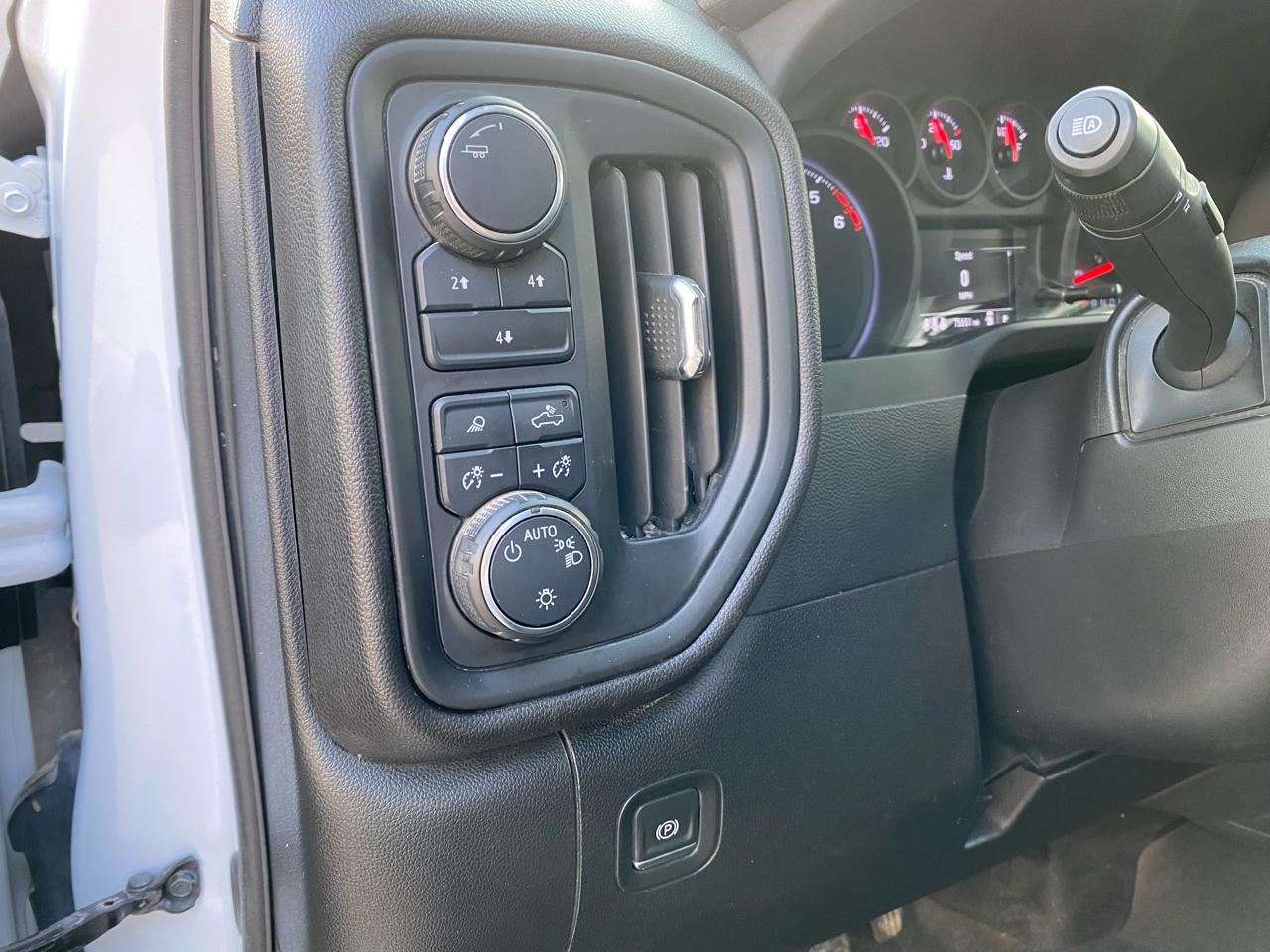 Chevrolet Silverado 2500HD 4WD Crew Cab 159" Custom 2024