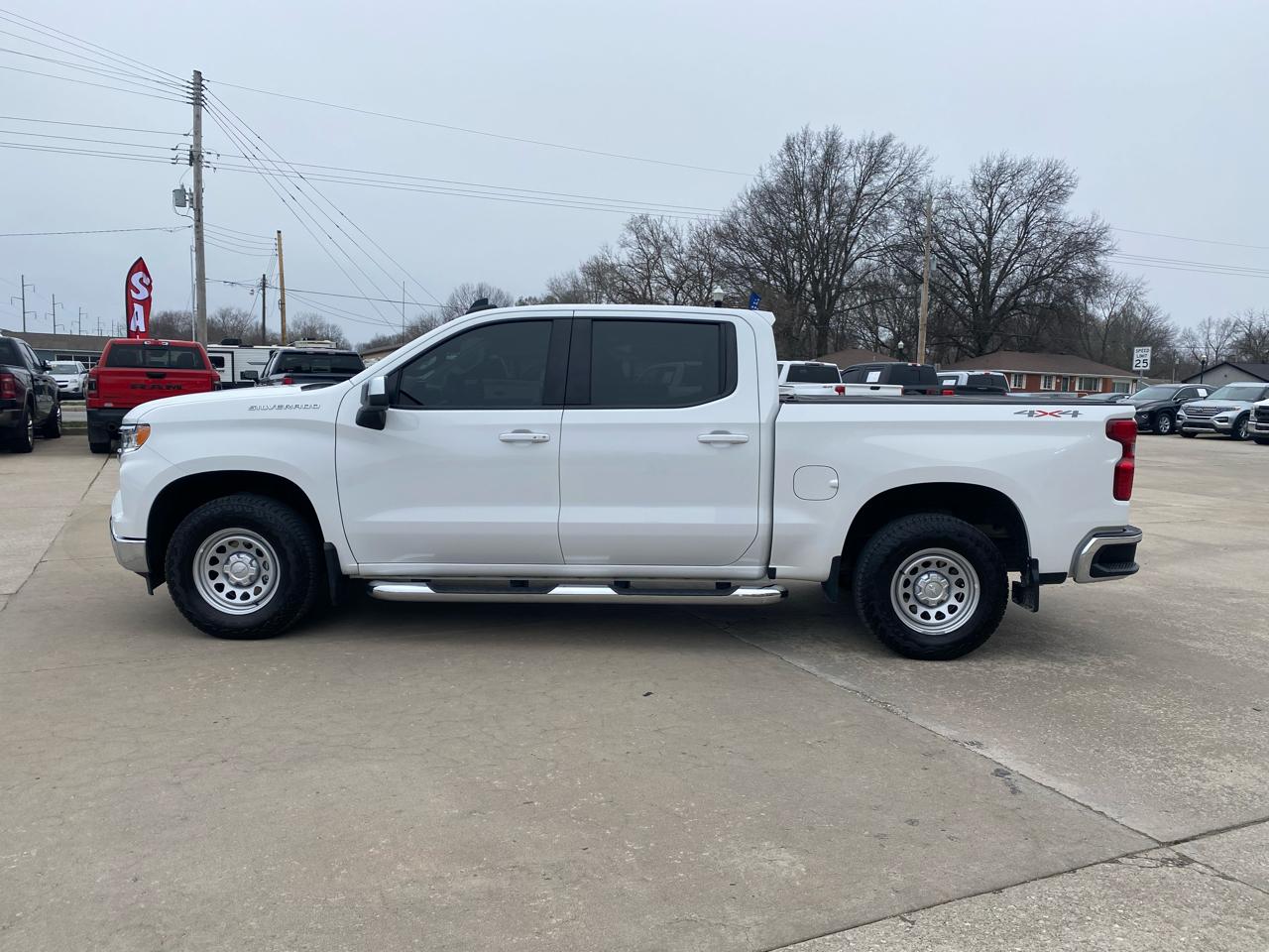Chevrolet Silverado 1500 4WD Crew Cab 147" LT w/1LT 2024