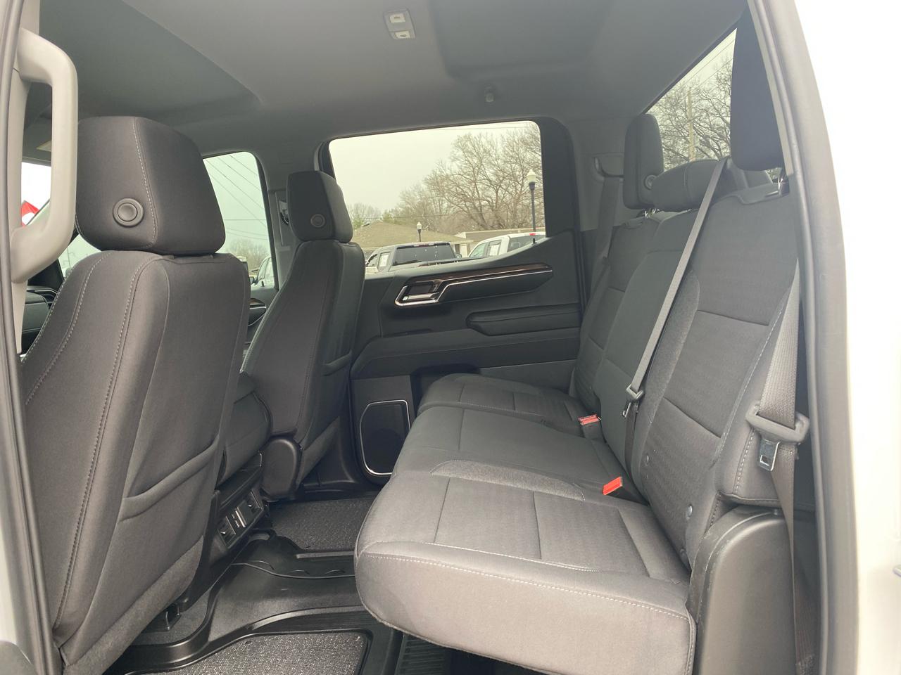 Chevrolet Silverado 1500 4WD Crew Cab 147" LT w/1LT 2024