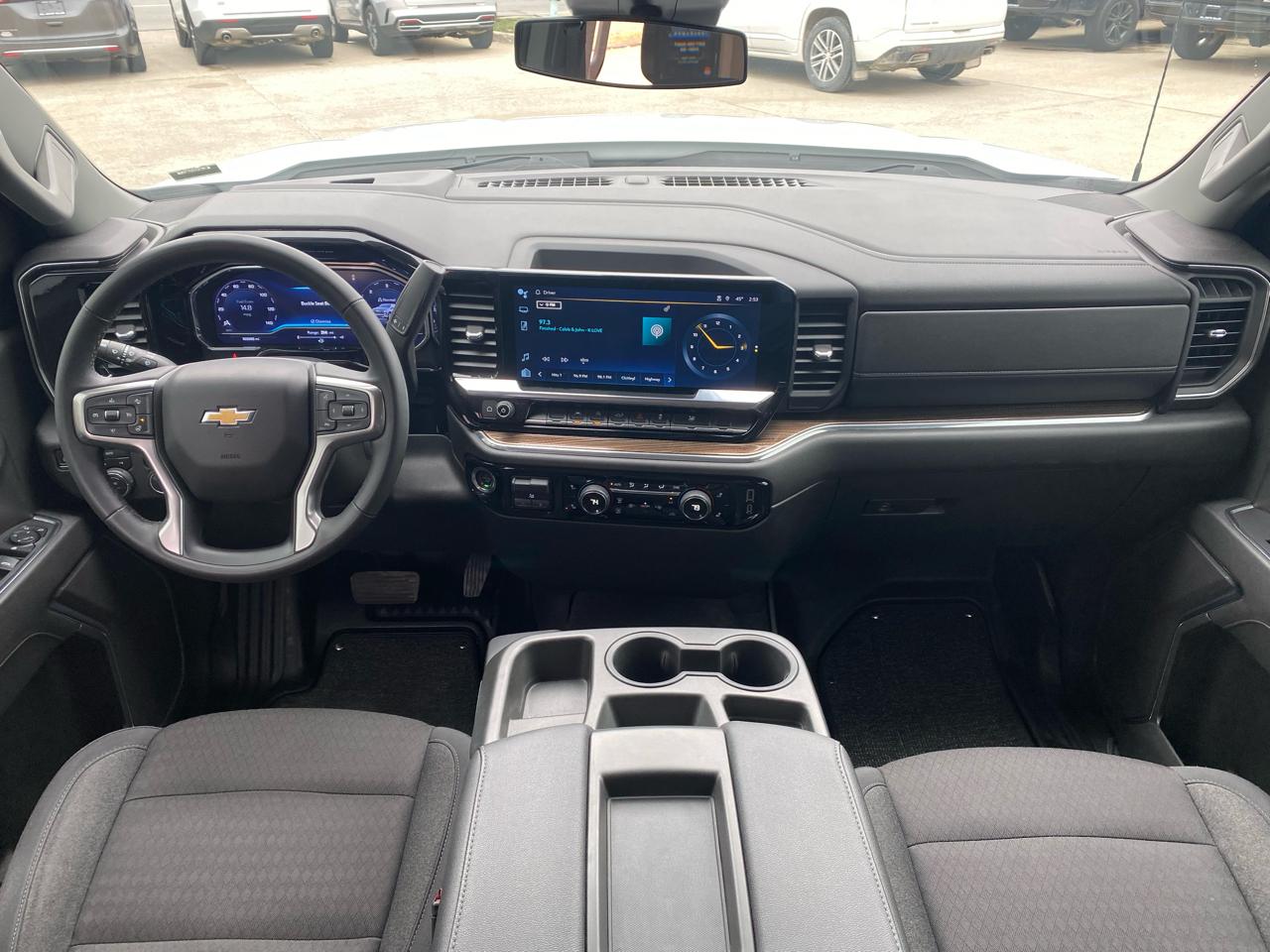 Chevrolet Silverado 1500 4WD Crew Cab 147" LT w/1LT 2024