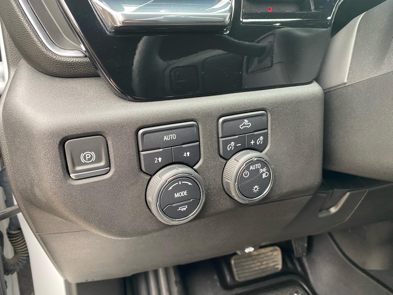 Chevrolet Silverado 1500 4WD Crew Cab 147" LT w/1LT 2024