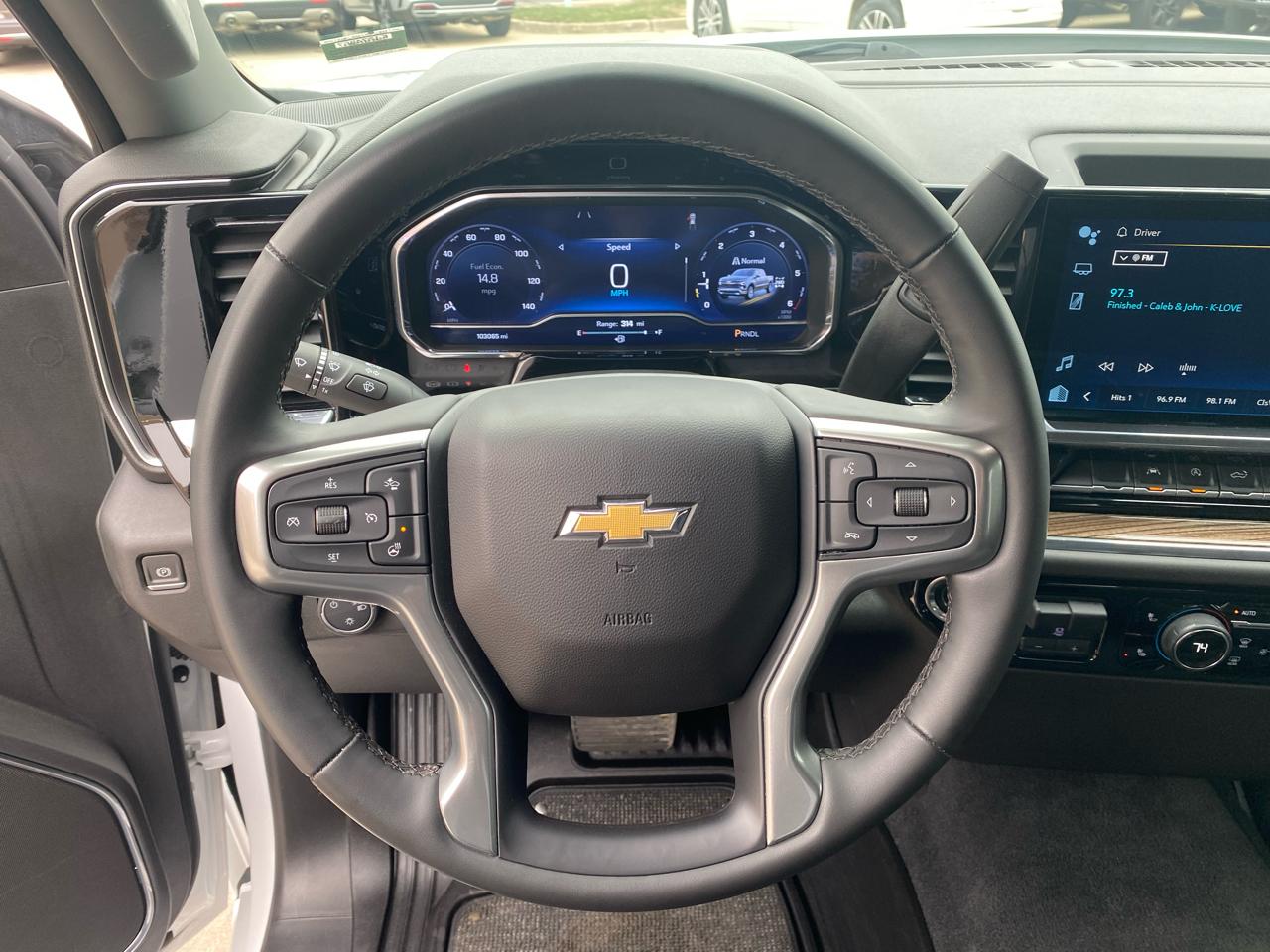 Chevrolet Silverado 1500 4WD Crew Cab 147" LT w/1LT 2024