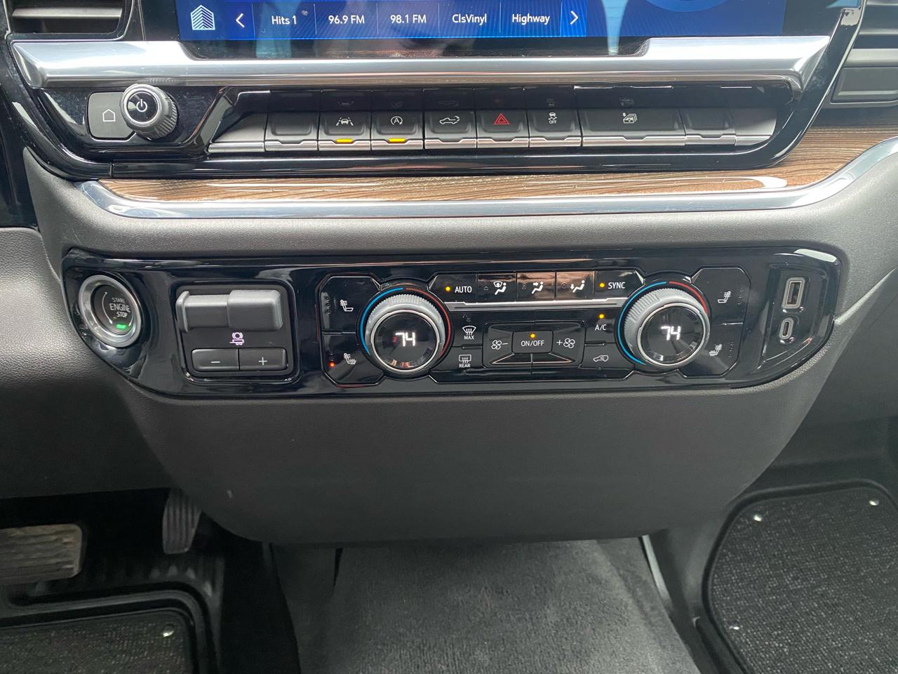 Chevrolet Silverado 1500 4WD Crew Cab 147" LT w/1LT 2024