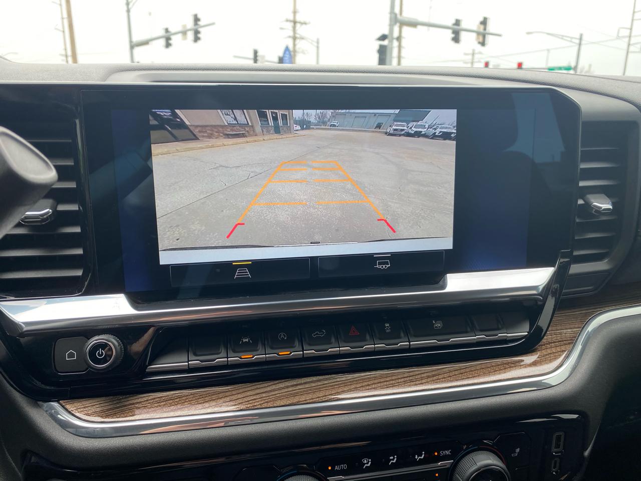 Chevrolet Silverado 1500 4WD Crew Cab 147" LT w/1LT 2024