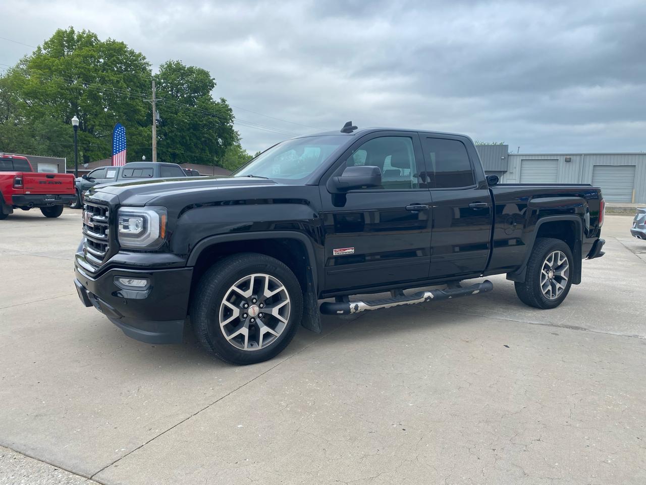 GMC Sierra 1500 4WD Double Cab 143.5" SLT 2017