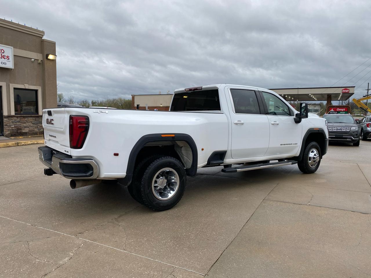 GMC Sierra 3500HD 4WD Crew Cab 172" SLE 2024