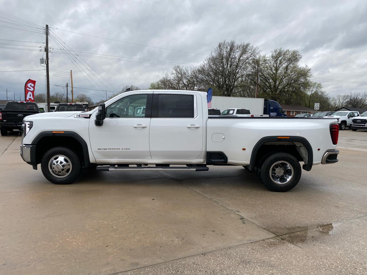 GMC Sierra 3500HD 4WD Crew Cab 172" SLE 2024