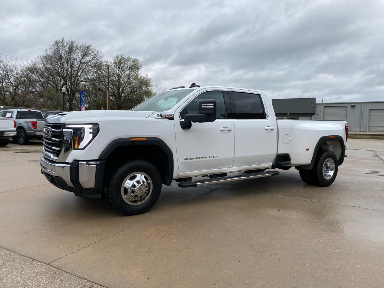 GMC Sierra 3500HD 4WD Crew Cab 172" SLE 2024