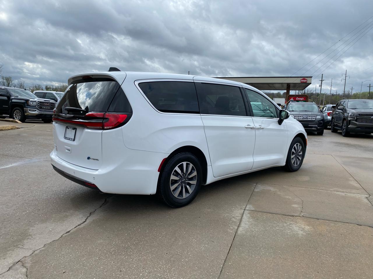 Chrysler Pacifica Hybrid Touring L FWD 2023