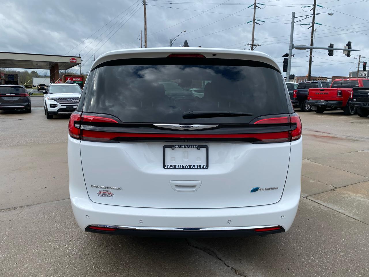 Chrysler Pacifica Hybrid Touring L FWD 2023