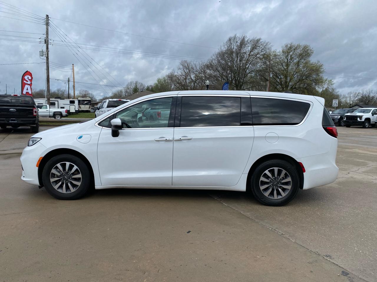 Chrysler Pacifica Hybrid Touring L FWD 2023