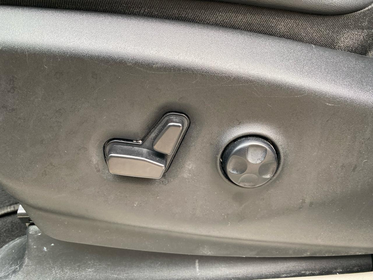 Chrysler Pacifica Hybrid Touring L FWD 2023