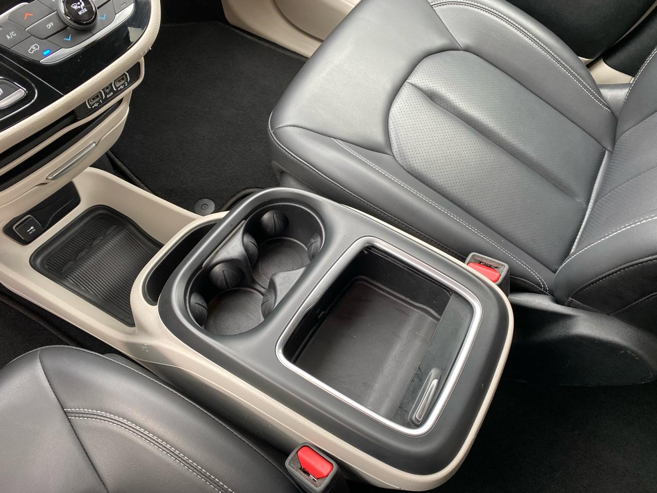 Chrysler Pacifica Hybrid Touring L FWD 2023