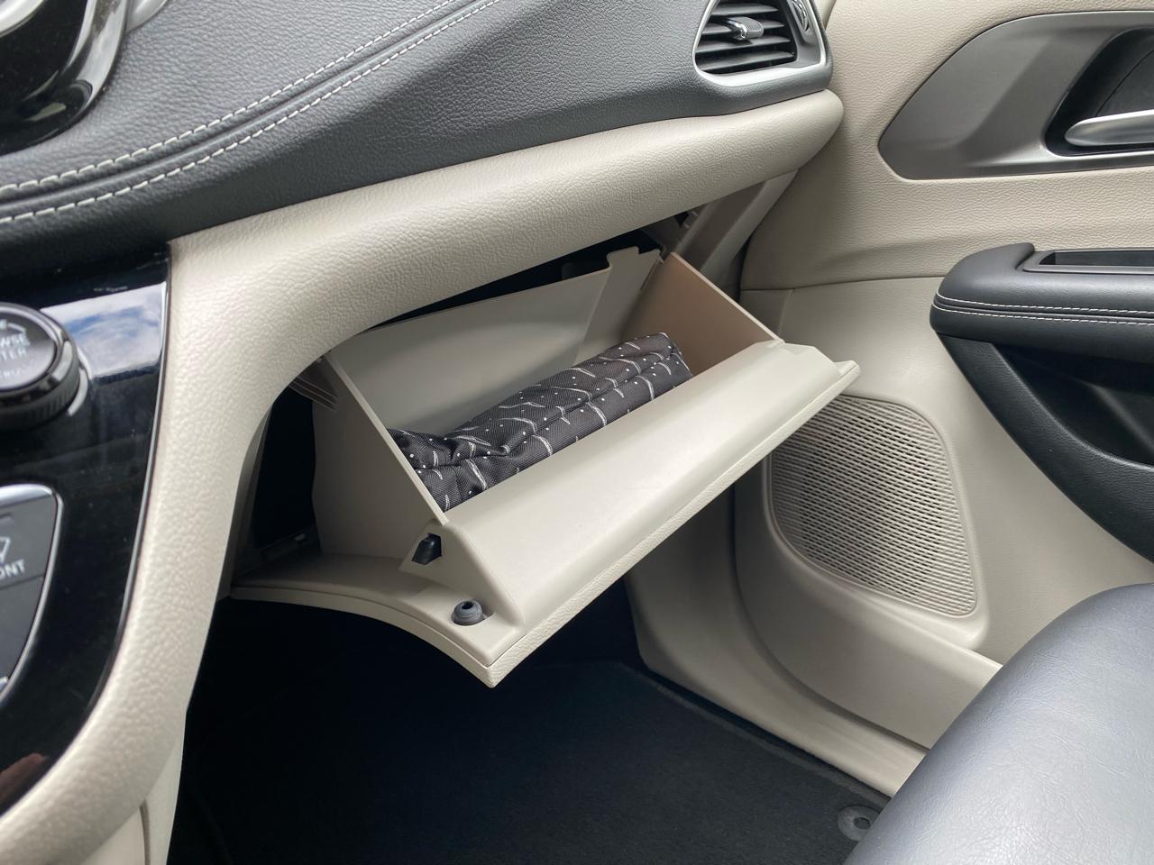 Chrysler Pacifica Hybrid Touring L FWD 2023