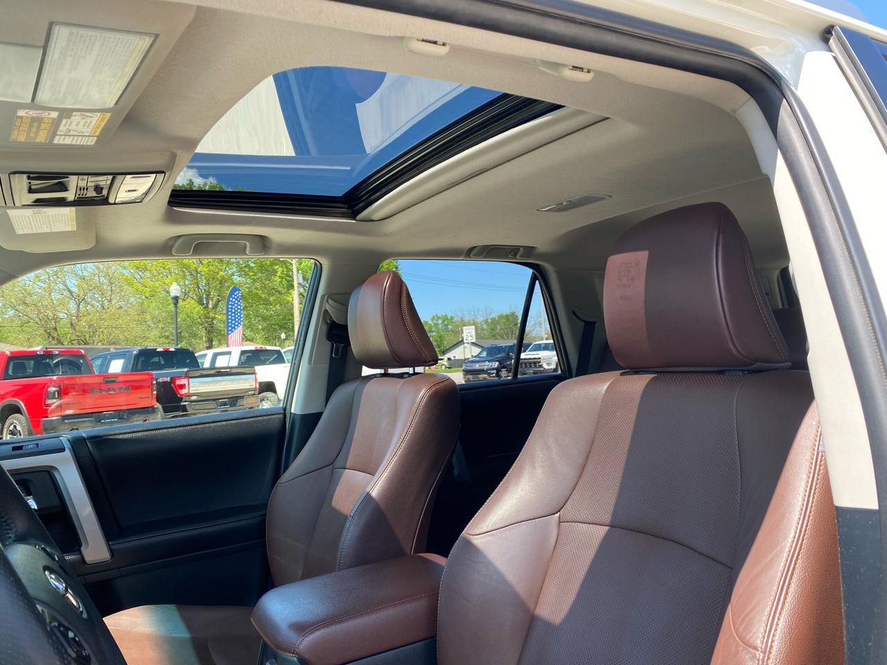 Toyota 4Runner Limited 4WD 2016