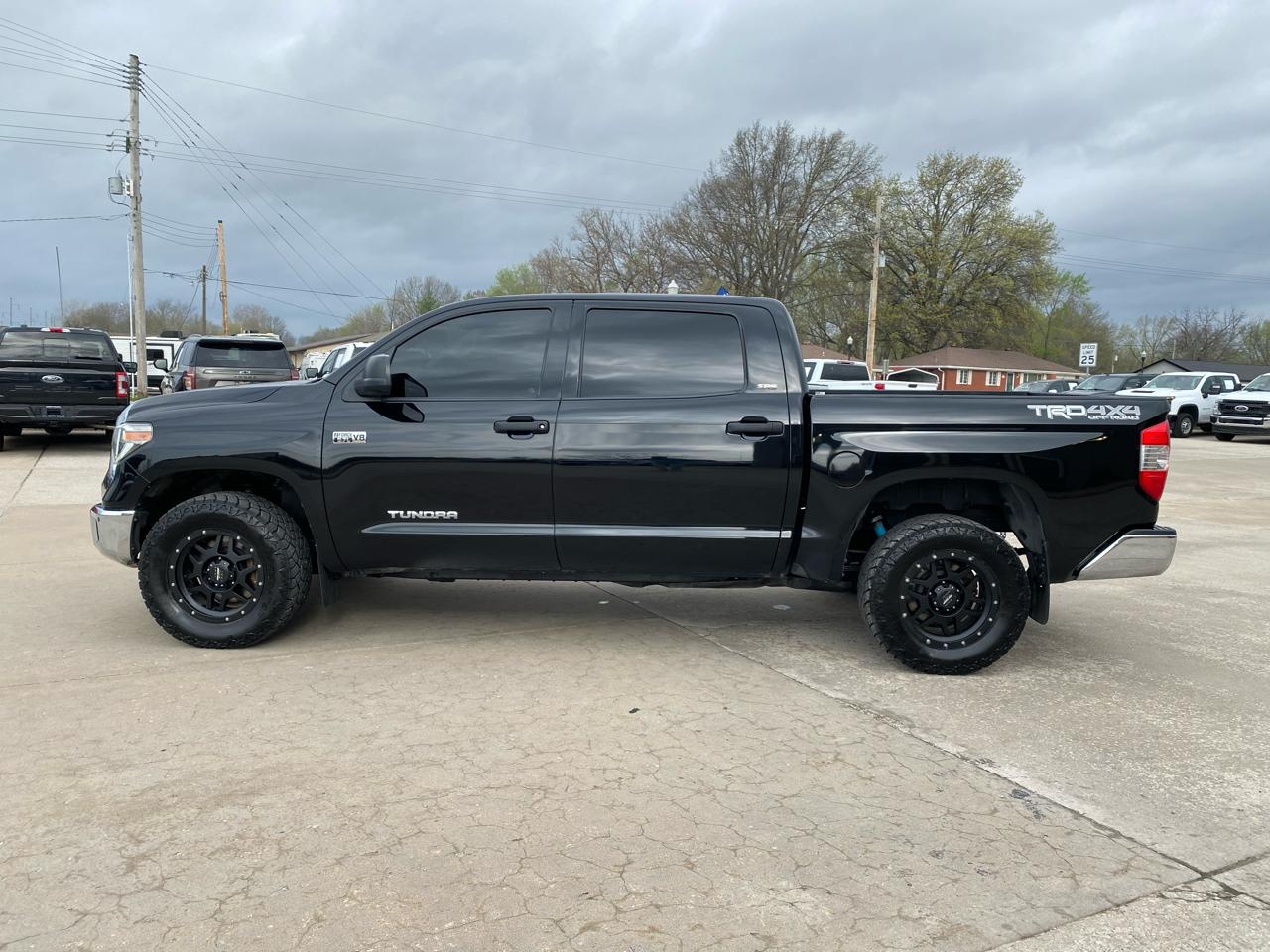 Toyota Tundra 4WD SR5 CrewMax 5.5' Bed 5.7L (Natl) 2018